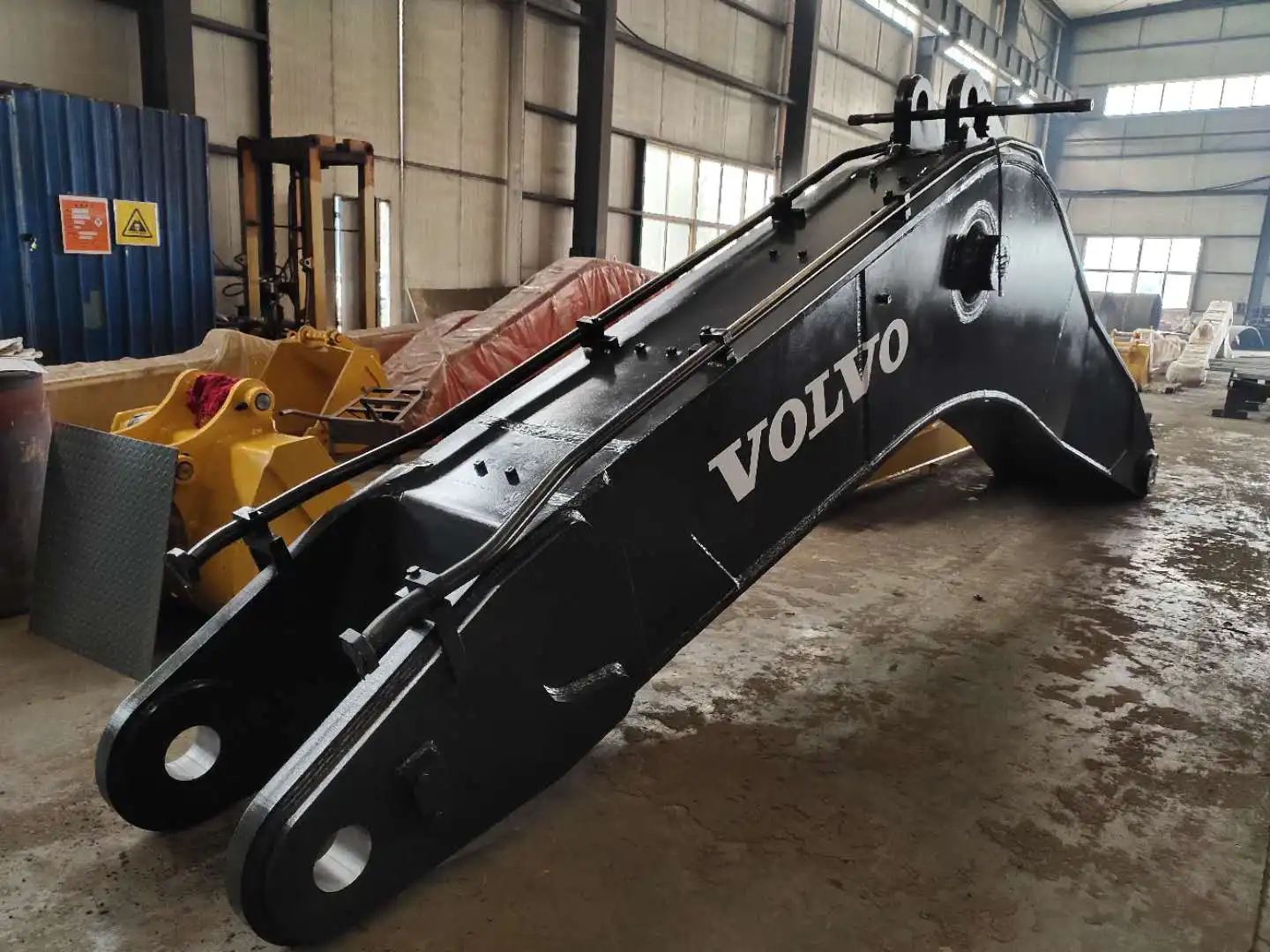 How to operate a long reach excavator?